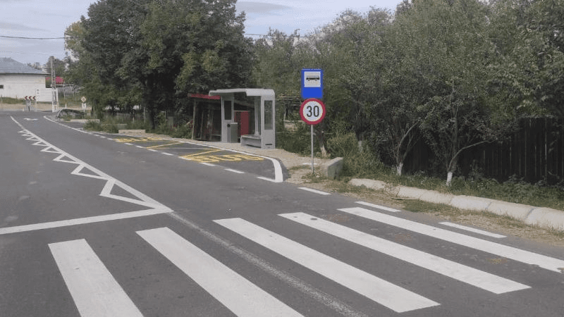 11 statii de autobuz noi pentru comuna